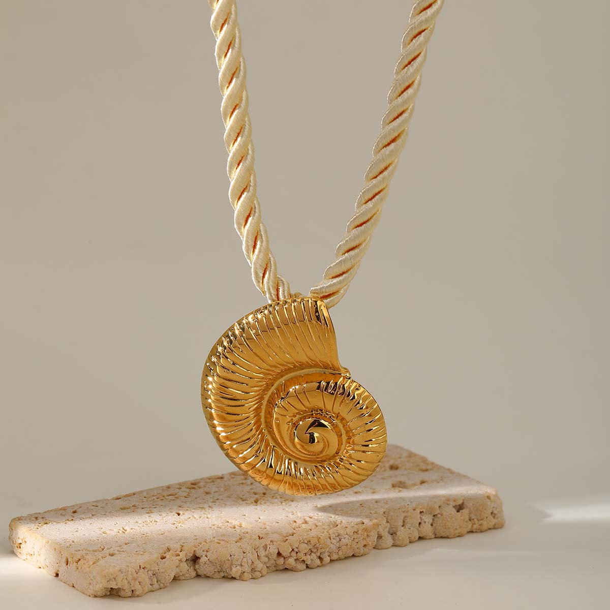 Collier Conque Doré